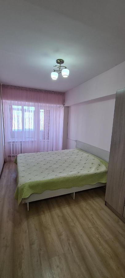 Flat In Central Bishkek Luaran gambar